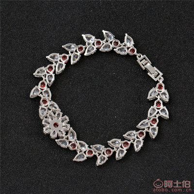 时尚璀璨 宝莉雅花卉锆石手链，匠心打造的优雅馈赠